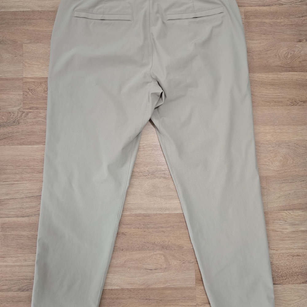 Lululemon Pants Men’s Size 38 Light Cream Relaxed Taper Smooth Twill - Picture 5 of 10